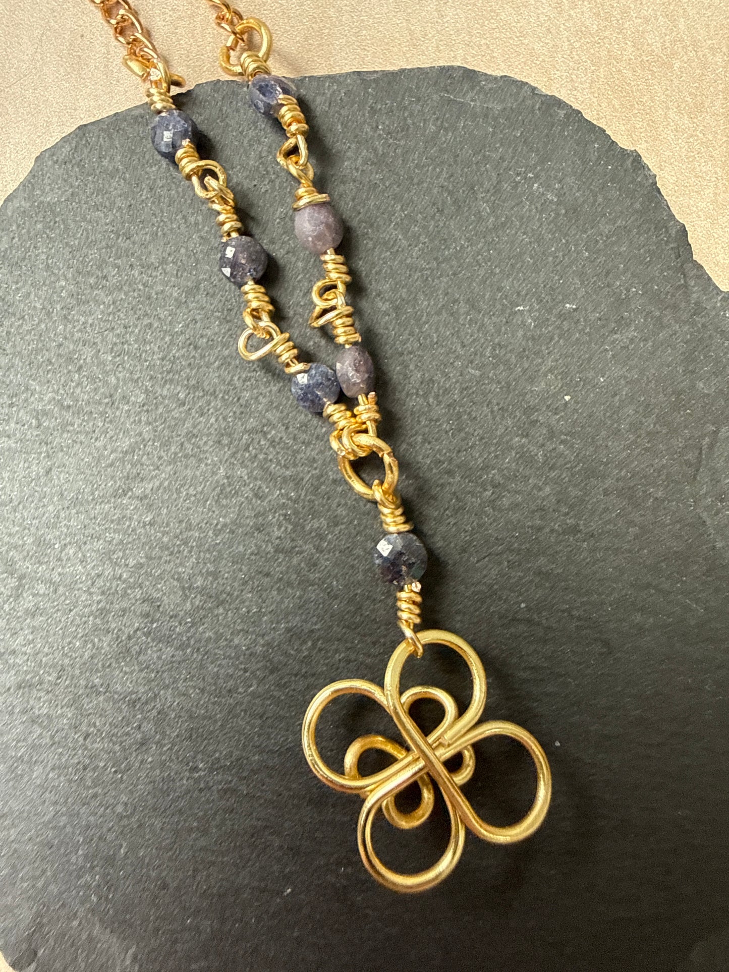 Gold-plated necklace with sapphire beads