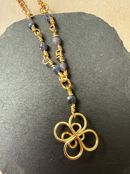 Gold-plated necklace with sapphire beads