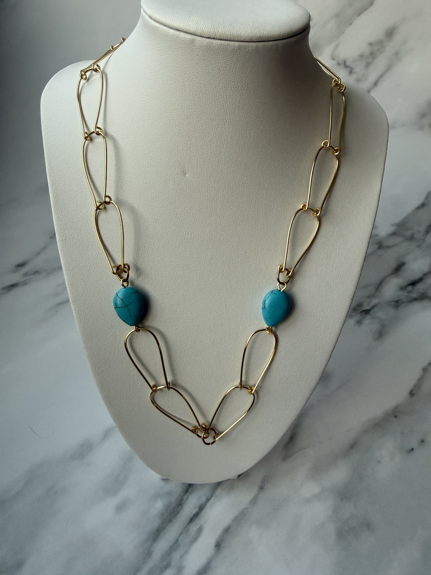 Turquoise Howlite & Gold Open-Link Necklace