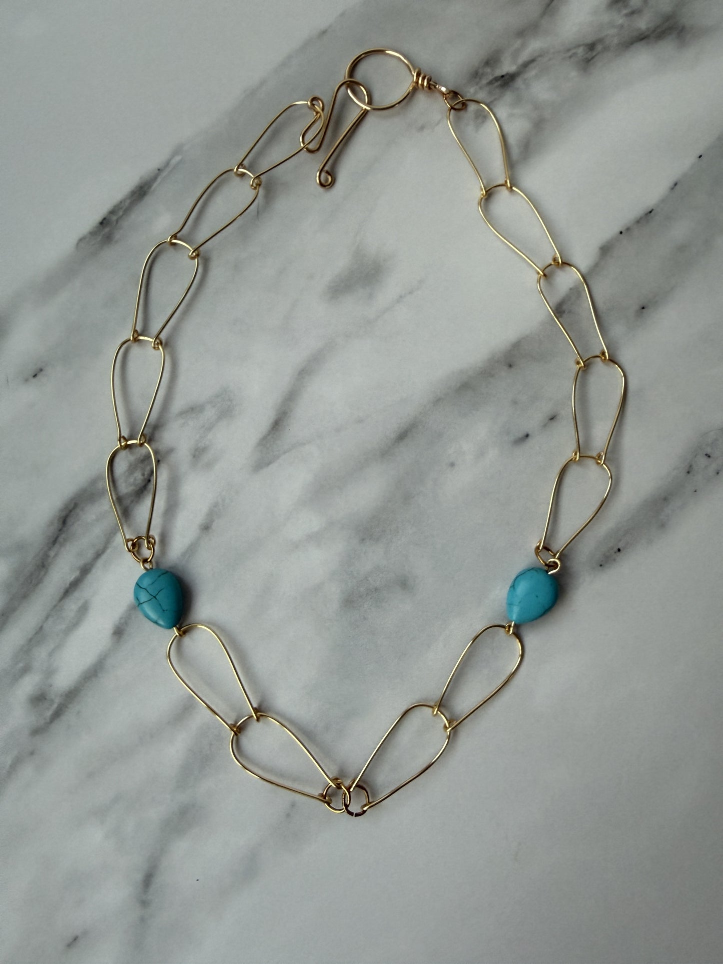 Turquoise Howlite & Gold Open-Link Necklace