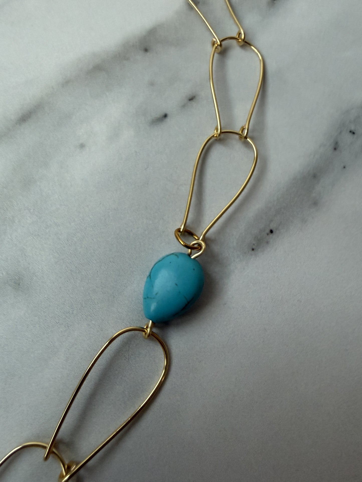 Turquoise Howlite & Gold Open-Link Necklace